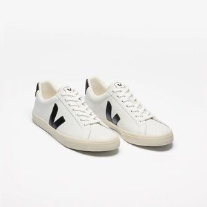 Veja Esplar Leather Sneakers in White &‎ Black